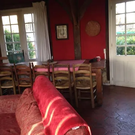 Rouge Pivoine, Du Manoir De La Porte * Les Authieux-sur-Calonne